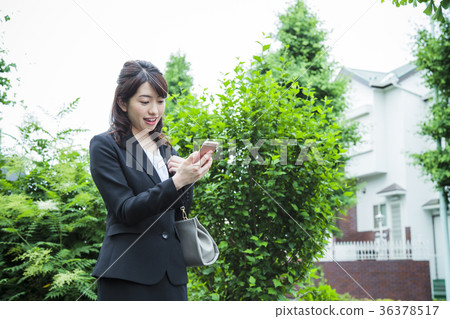 Woman business sales young woman cute Woman business sales young woman cute 36378517