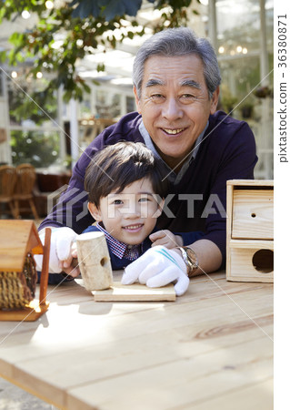 Grandfather, grandson, new house, making Grandfather, grandson, new house, making 36380871