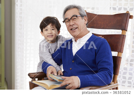 祖父,孫子,書 祖父,孫子,書 36381052