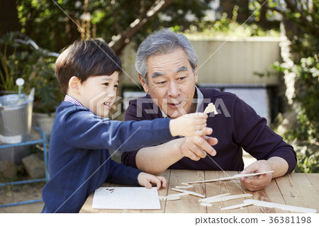 Grandfather, grandchild, together, happiness 36381198