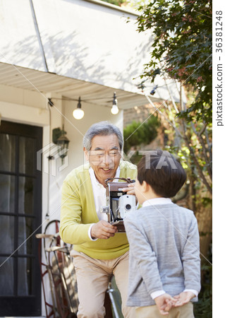 Grandfather, grandchild, photo shoot 36381248