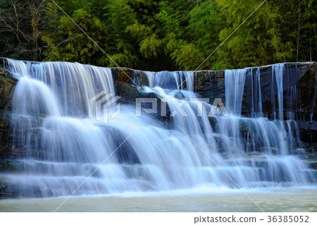 黑色瀑布 黑色瀑布 36385052