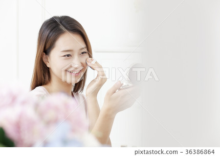 年輕的女人 年輕的女人 36386864