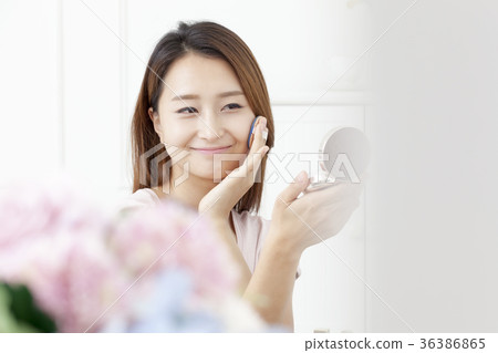 年輕的女人 36386865