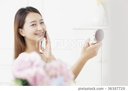 年輕的女人 36387720