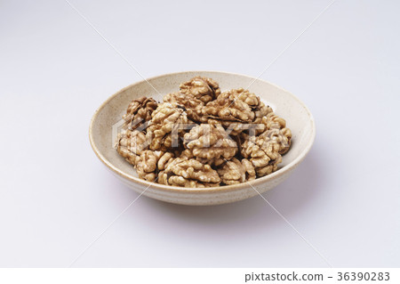 Walnut Walnut 36390283