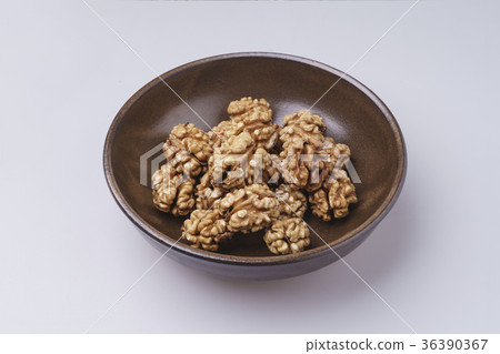 Walnut Walnut 36390367