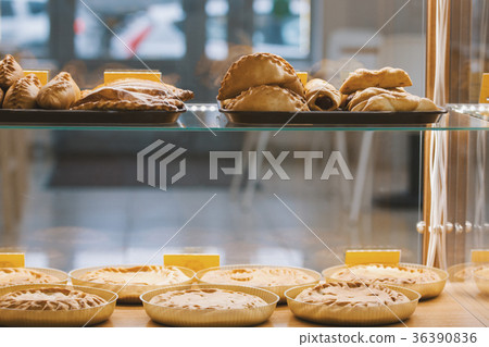 Different bakery products in the shop window Different bakery products in the shop window 36390836