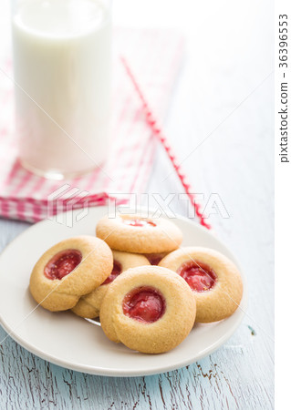 Sweet jelly cookies. Sweet jelly cookies. 36396553