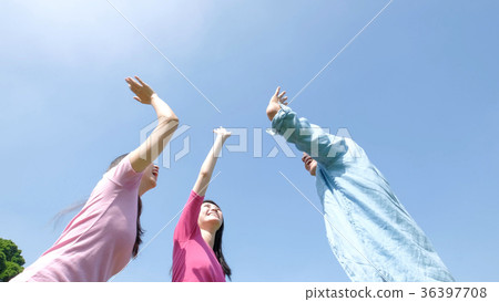 happy young people 36397708