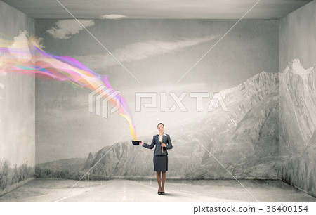 Woman magician with bowler hat Woman magician with bowler hat 36400154