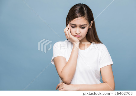 depressed woman 36402703