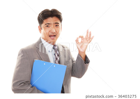一個很高興的商人 36403275