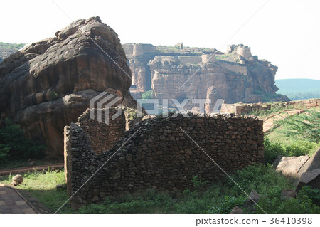 Hill Top Fort Hill Top Fort 36410398