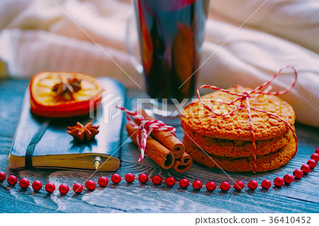 Cosy winter still-life and window. Xmas background 36410452