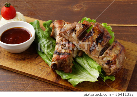 Spareribs  36411352