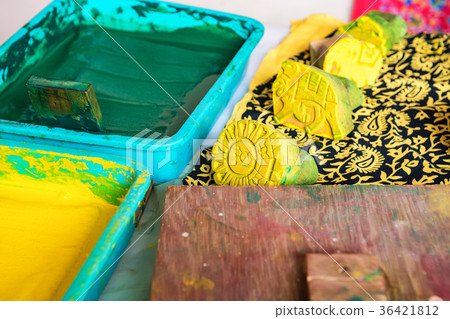 Natural stamps and colors for dyeing cloth Natural stamps and colors for dyeing cloth 36421812
