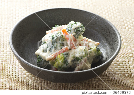 Broccoli and carrot whitening 6 36439573