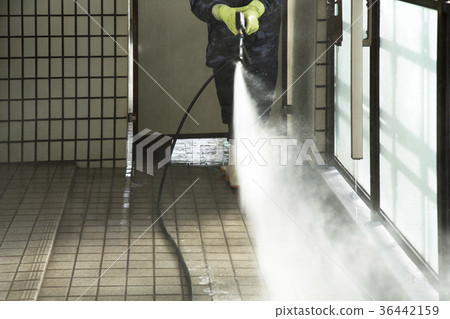 Cleaning work on the apartment terrace 36442159