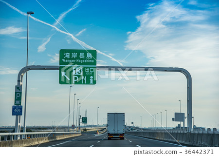 Driving along Ise Bay coastal road The service area of the Gulf of Nagashima will soon come 36442371