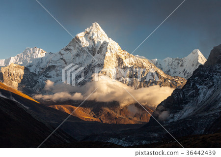 Ama Dablam (6856m) peak near the village of 36442439