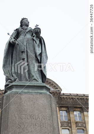 Queen Victoria statue 36447726