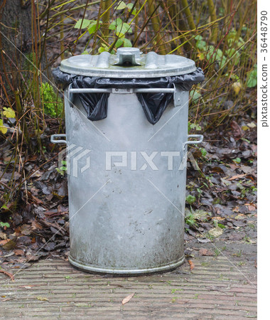 Metal rubbish bin 36448790