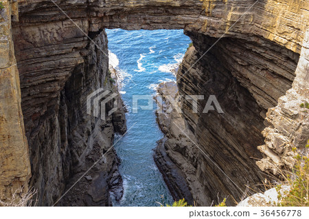 Tasman Arch - Eaglehawk Neck Tasman Arch - Eaglehawk Neck 36456778