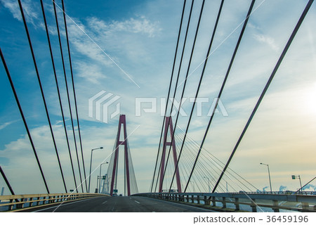 名古屋港口橫穿伊勢灣沿海公路Meiko Triton Meiko Nishi Ohashi的三座主要橋樑 36459196