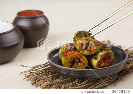 kimchi, which is a globally recognized healthful food 133 kimchi, which is a globally recognized healthful food 133 36459590