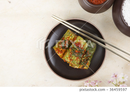 kimchi, which is a globally recognized healthful food 148 kimchi, which is a globally recognized healthful food 148 36459597
