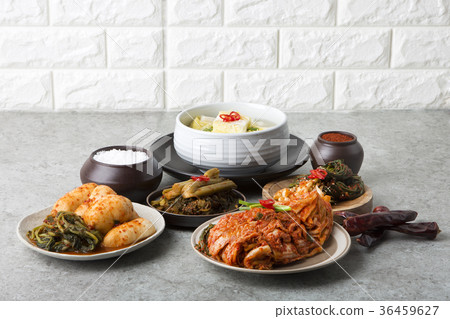 kimchi, which is a globally recognized healthful food 182 36459627