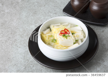kimchi, which is a globally recognized healthful food 175 36459637