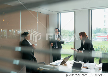 Discussing plans and ideas Discussing plans and ideas 36465935