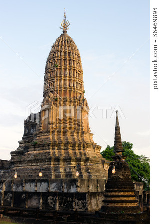 Ancient pagoda in Sukhothai, Thailand Ancient pagoda in Sukhothai, Thailand 36469893
