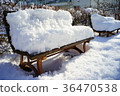在長凳上下雪 36470538