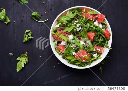rocket salad with grapefruit 36471808