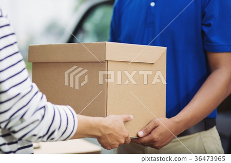 parcel delivery of a package   36473965