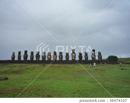 Moai statue of Af Tongariki Moai statue of Af Tongariki 36474107