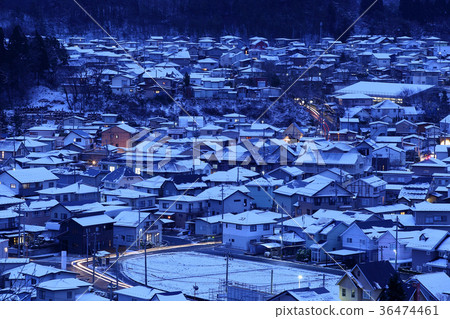 冬天住宅區日落視圖 36474461