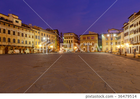 Florence. Square of the Holy Cross at night. Florence. Square of the Holy Cross at night. 36479514