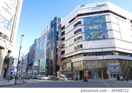 Shinjuku 3-chome intersection 36480722