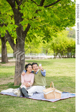 an elderly couple life, very harmoniously like newlyweds 295 36481092