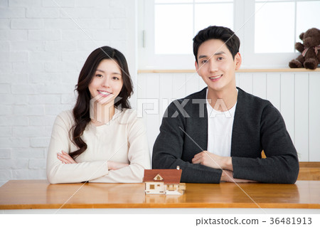 newly married couple 518 36481913