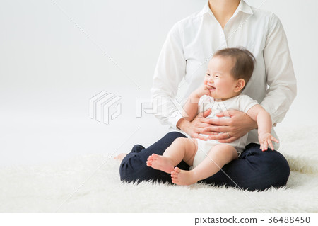 媽媽擁抱(微笑) 媽媽擁抱(微笑) 36488450