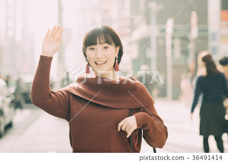 二十多歲婦女會見日期街角 二十多歲婦女會見日期街角 36491414