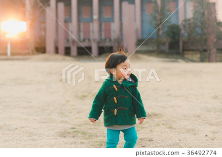 winter, younger, person 36492774