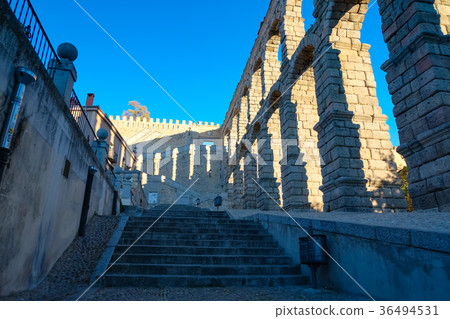 塞戈維亞渡槽清晨 36494531