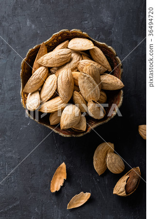 Almonds Almonds 36494720