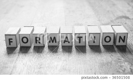 concept word on cube on wooden desk - Formation concept word on cube on wooden desk - Formation 36501508